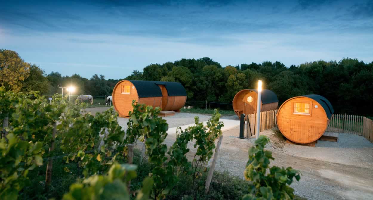 A night in a wooden wine vat © Vignoble Marchais