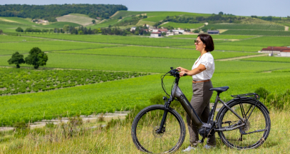 Electric bike ride among the vines of Cognac ©Jas Hennessy & Co / Jonathan Photography