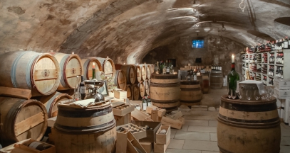 Cave du château comtes de challes dégustation vins de savoie hôtel 3 étoiles ©Châteaux & Hôtels Collection