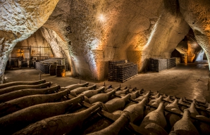 Cellar tours champagne wine tourism ©Veuve Clicquot Leif Carlsson
