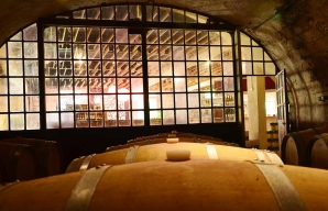 Tour of underground wine cellars in Val de Loire ©Ackerman