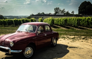 Take a trip in a vintage car with the classic car travel agency Rétro Émotion © Rétro Emotion