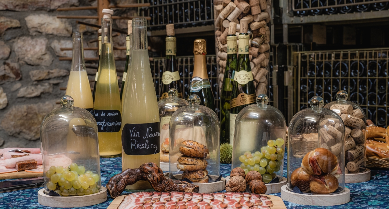 Vin nouveau et planchette © Lez Broz - Visit Alsace.jpg